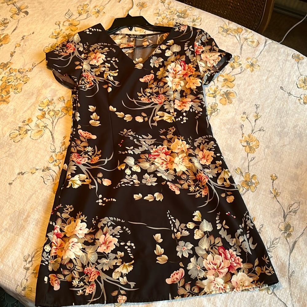 SHEIN Black Floral Print A-line Dress Size Small